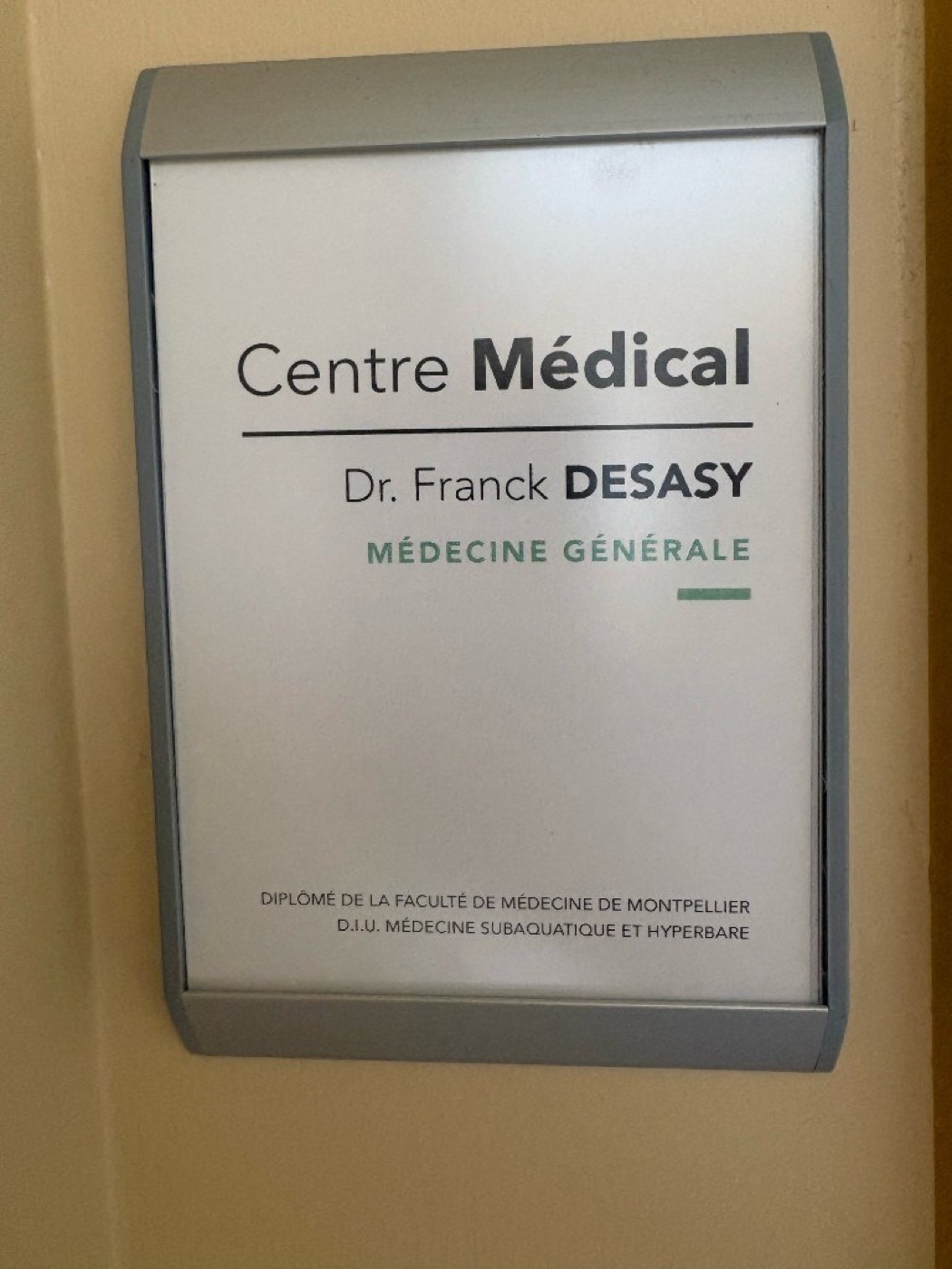 Plaque du centre médical, Dr Franck Desasy